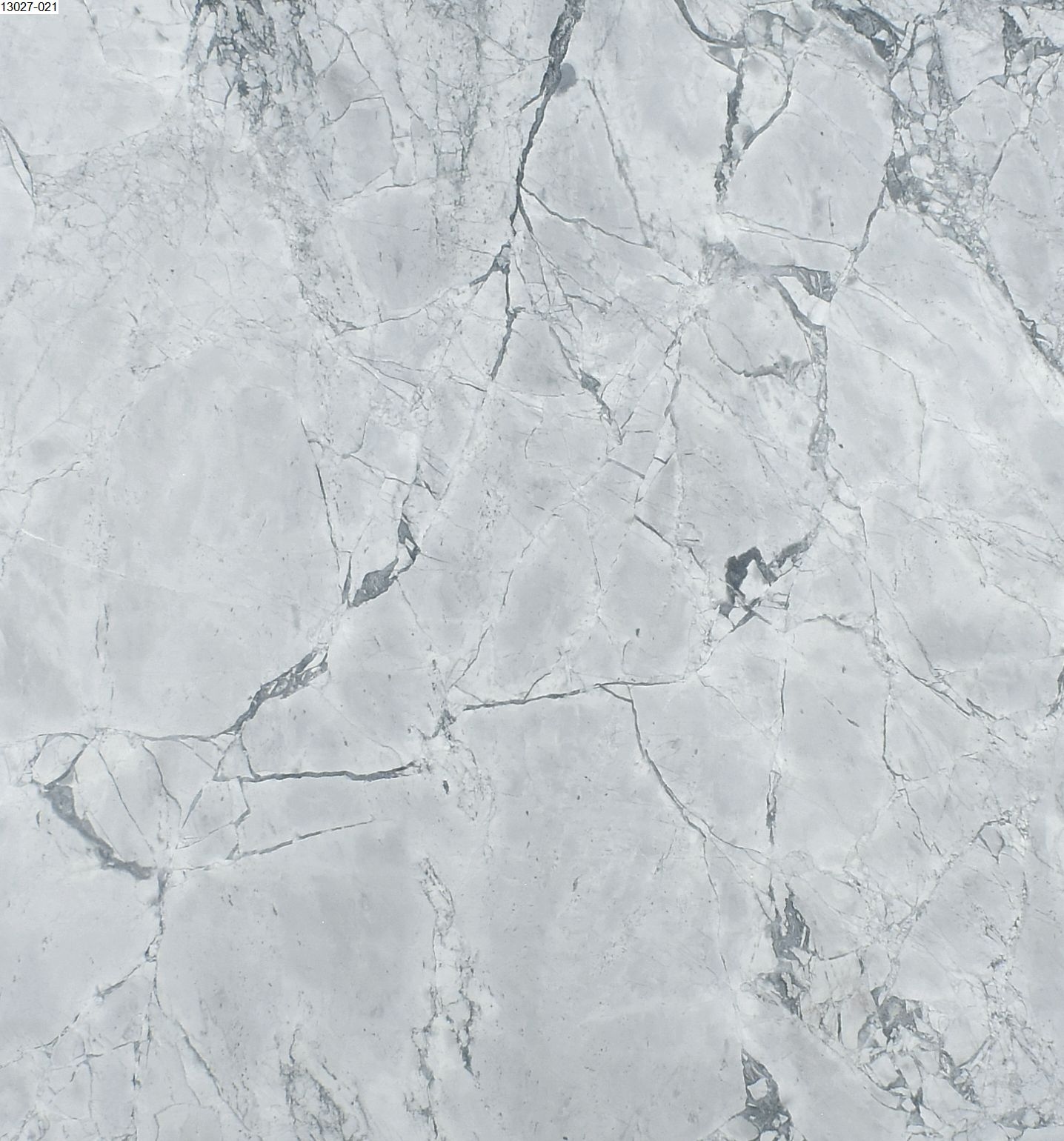 calcata-super-white-1-moonstone